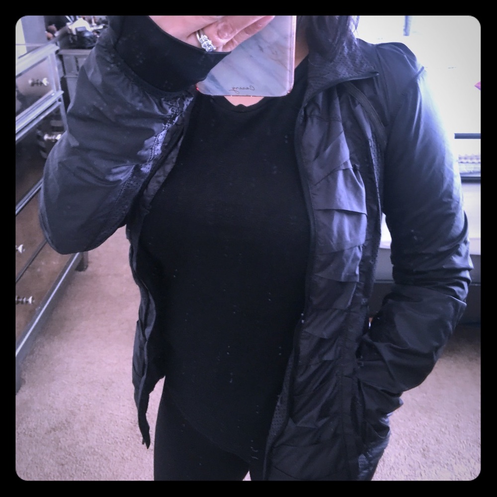 Lululemon windbreaker